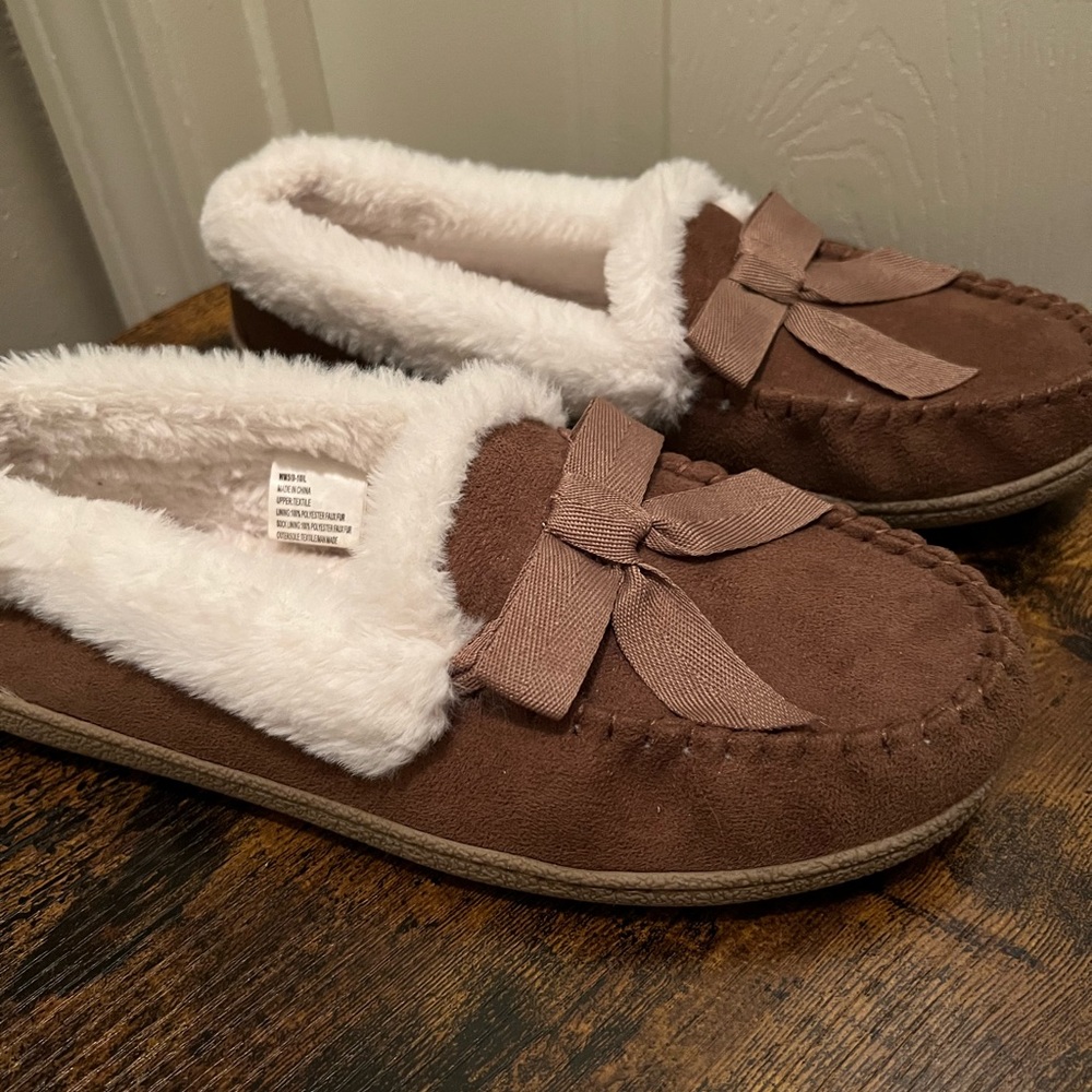 Sonoma women’s slippers lg 9-10